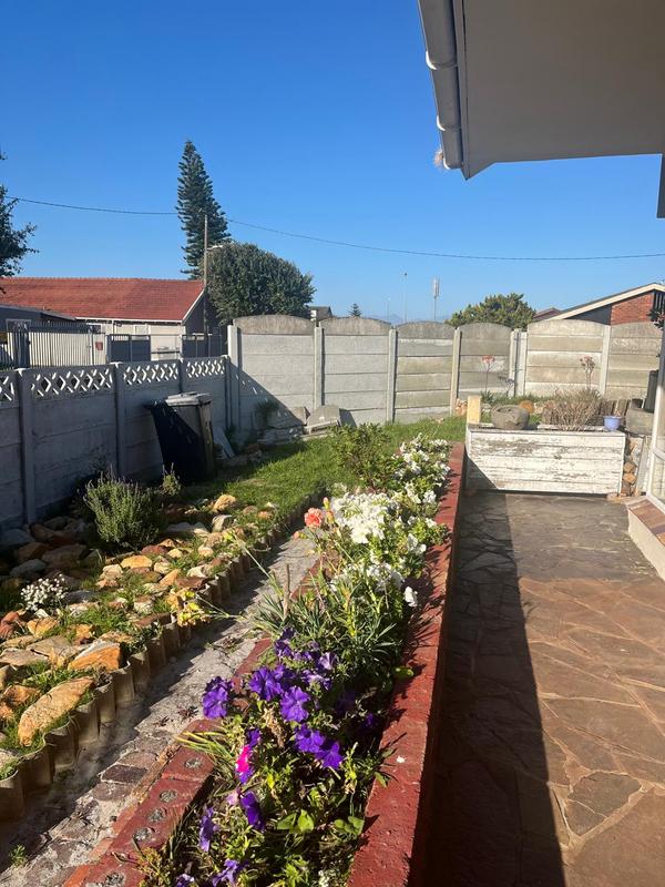 3 Bedroom Property for Sale in Steenberg Western Cape